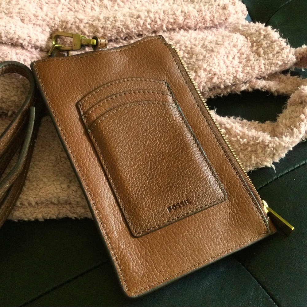 Fossil pouch